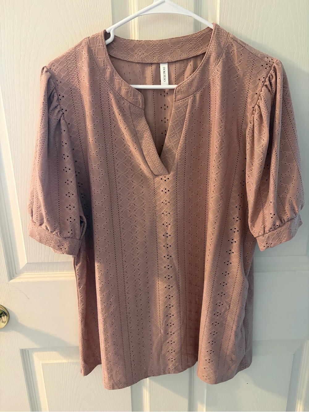 Dokotoo Mauve Eyelet Knit Puff Sleeve Blouse Women’s XL